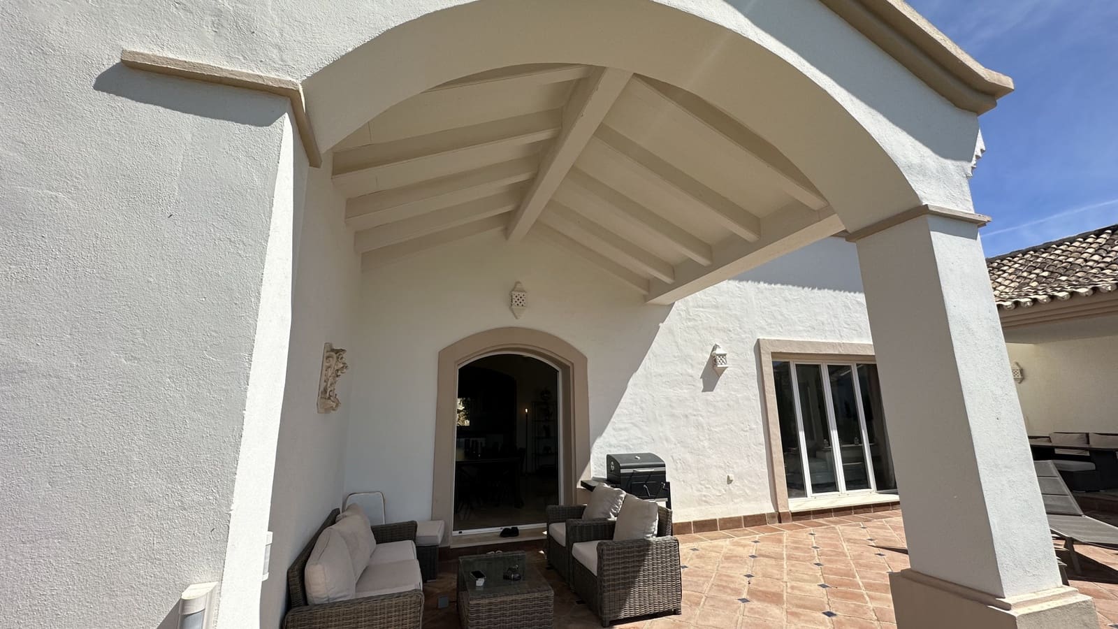 4 soveværelse Villa til salg i Istan med swimmingpool garage - € 1.500.000 (Ref: 8191390)