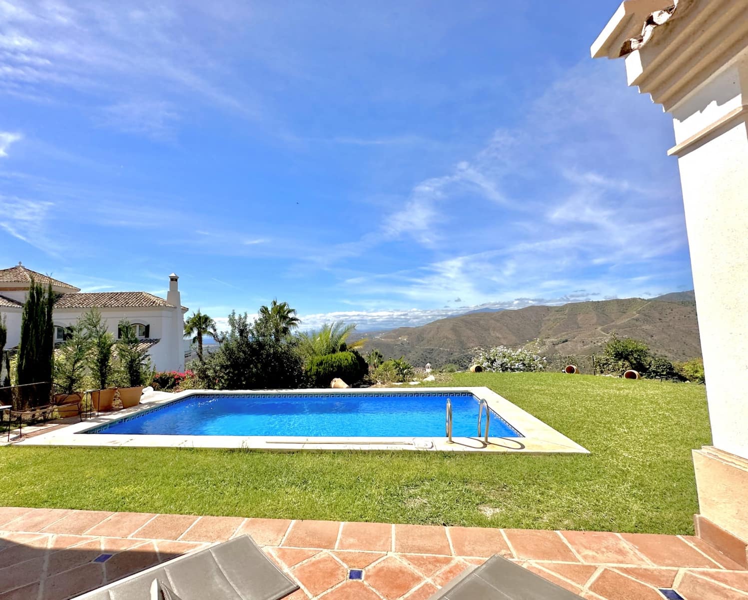 4 soveværelse Villa til salg i Istan med swimmingpool garage - € 1.500.000 (Ref: 8191390)