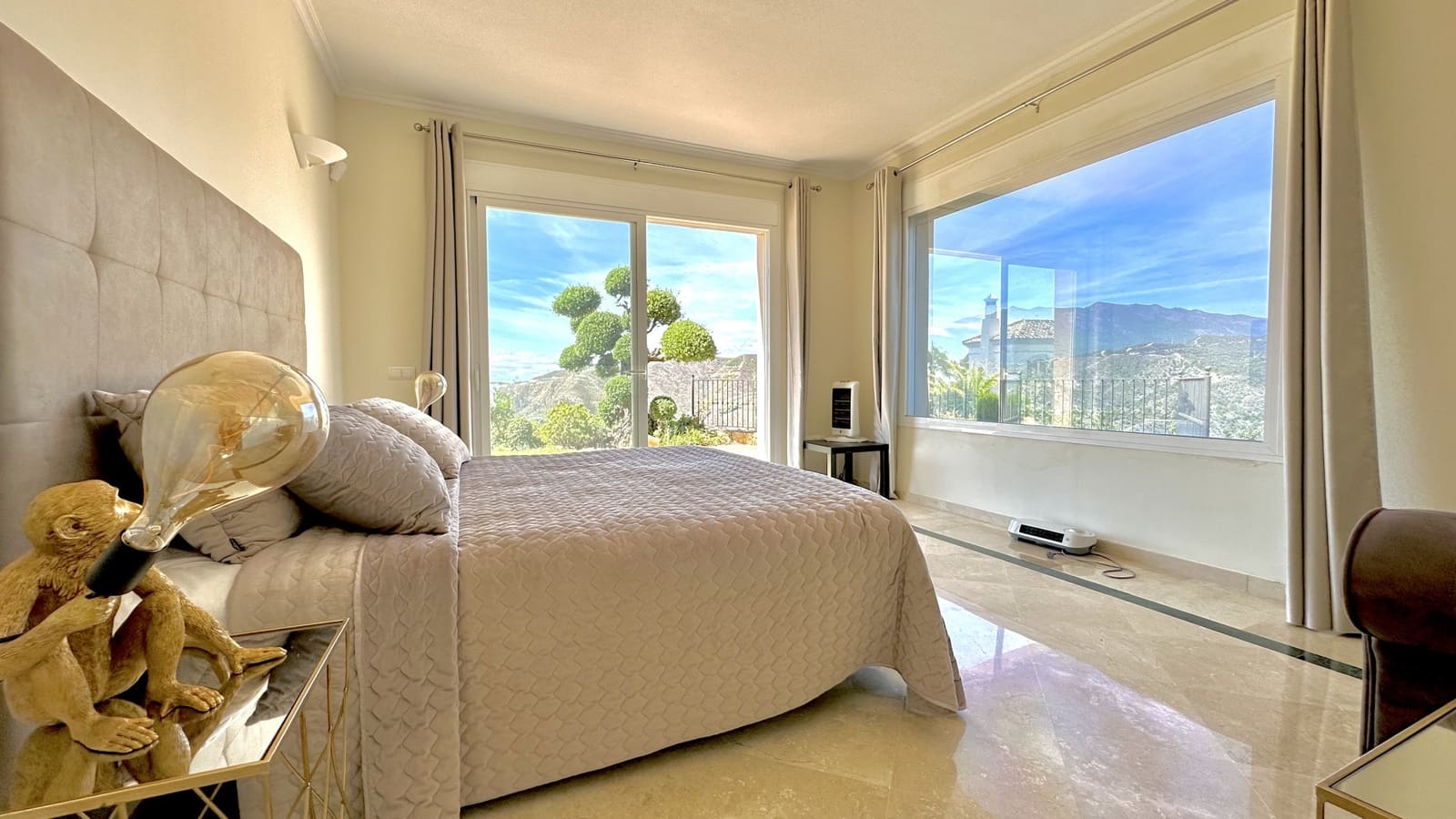 4 soveværelse Villa til salg i Istan med swimmingpool garage - € 1.500.000 (Ref: 8191390)