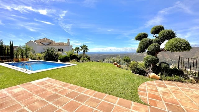 Chalet de 4 habitaciones en Istán en venta con piscina garaje - 1.499.000 € (Ref: 8191390)