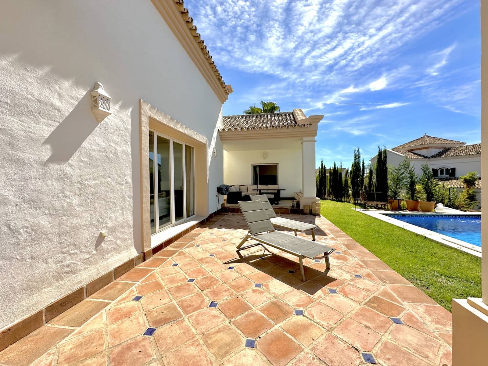 4 soveværelse Villa til salg i Istan med swimmingpool garage - € 1.500.000 (Ref: 8191390)