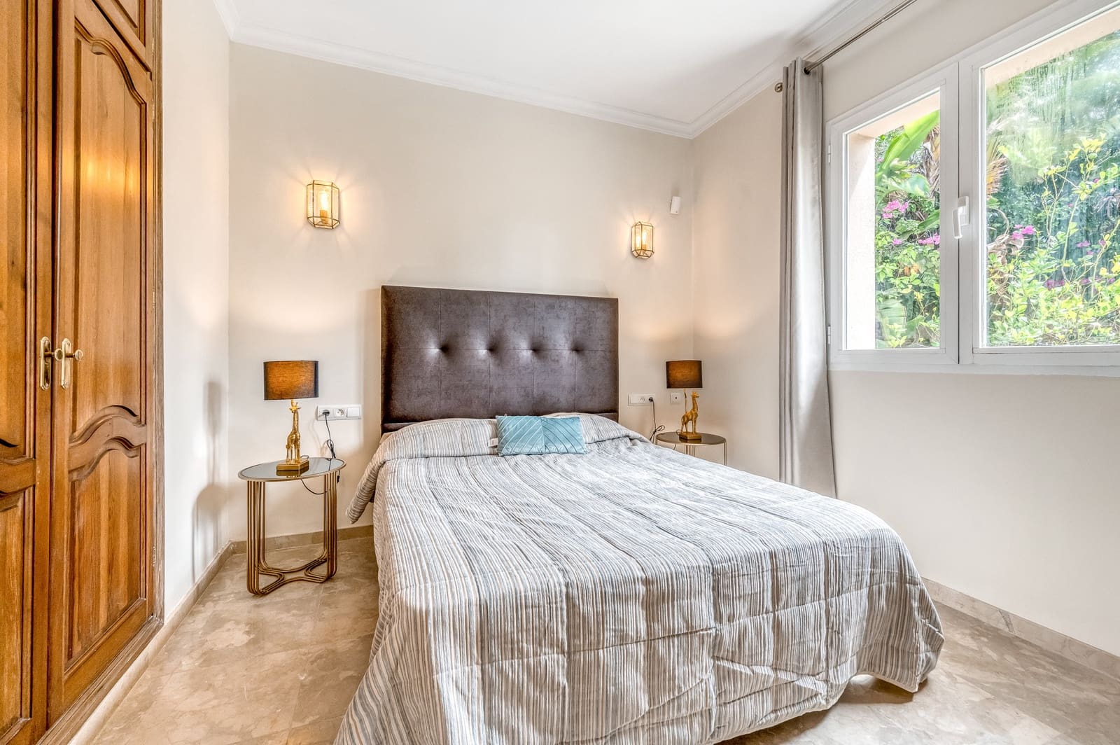 4 soveværelse Villa til salg i Istan med swimmingpool garage - € 1.500.000 (Ref: 8191390)