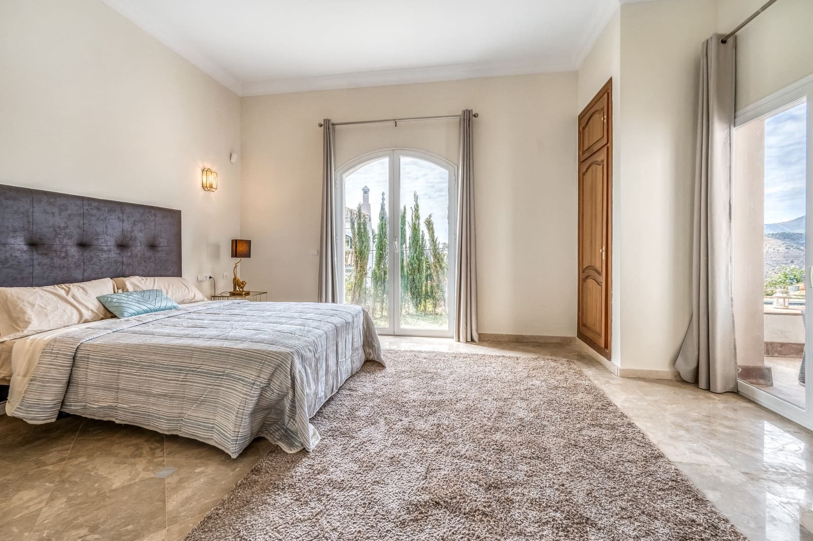 4 soveværelse Villa til salg i Istan med swimmingpool garage - € 1.500.000 (Ref: 8191390)