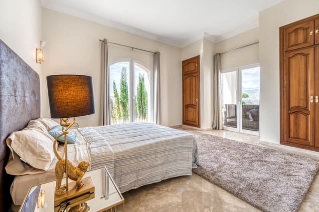 4 slaapkamer Villa te koop in Istán met zwembad garage - € 1.499.000 (Ref: 8191390)