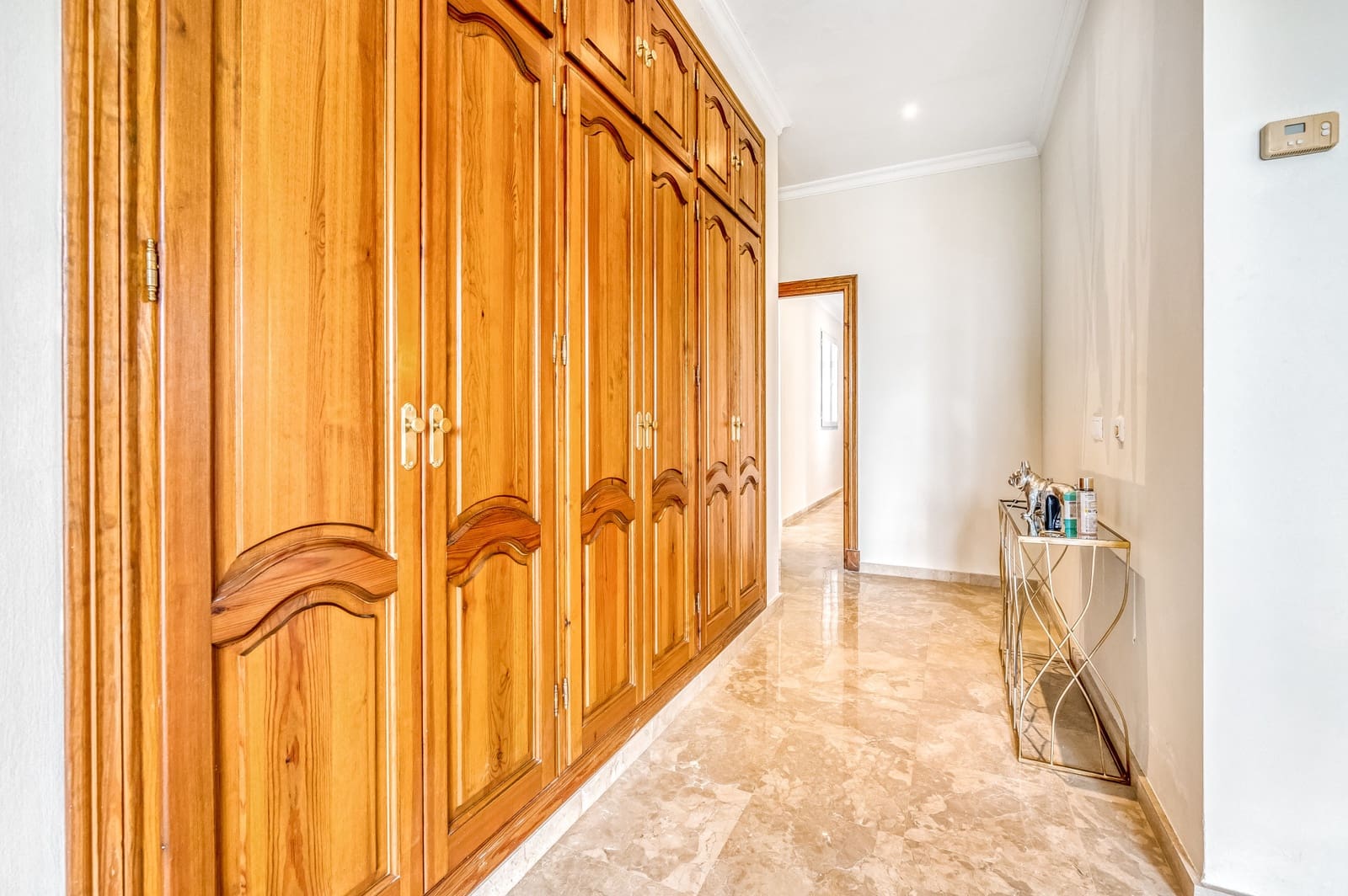 4 bedroom Villa for sale in Istan with pool garage - € 1,430,000 (Ref: 8191390)