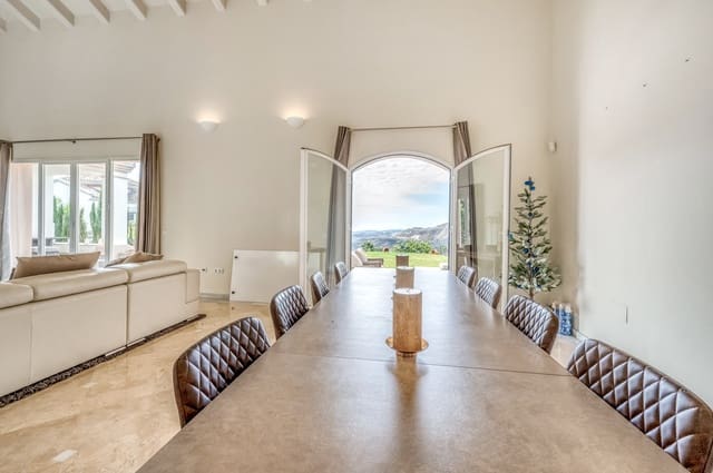 4 bedroom Villa for sale in Istán with pool garage - € 1,430,000 (Ref: 8191390)