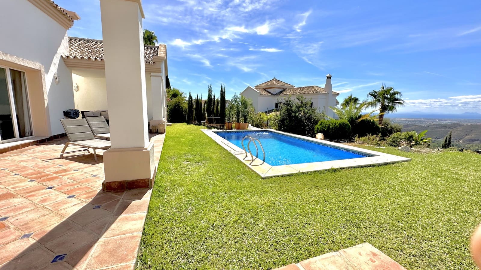 4 bedroom Villa for sale in Istan with pool garage - € 1,430,000 (Ref: 8191390)