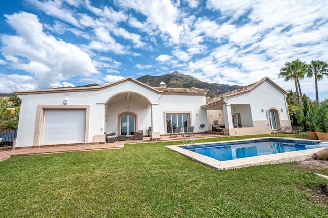 4 bedroom Villa for sale in Istán with pool garage - € 1,430,000 (Ref: 8191390)