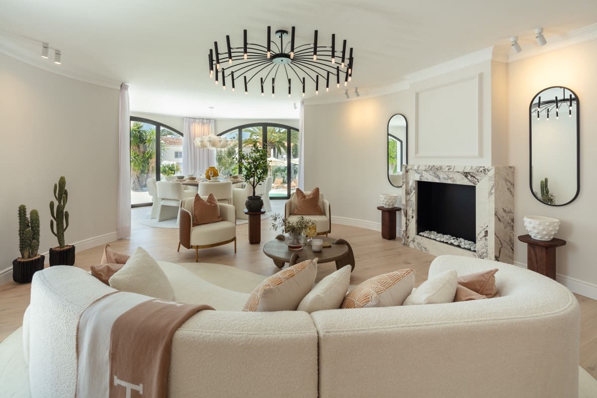 5 soverom Villa til salgs i Nueva Andalucia med svømmebasseng garasje - € 3 695 000 (Ref: 8209790)