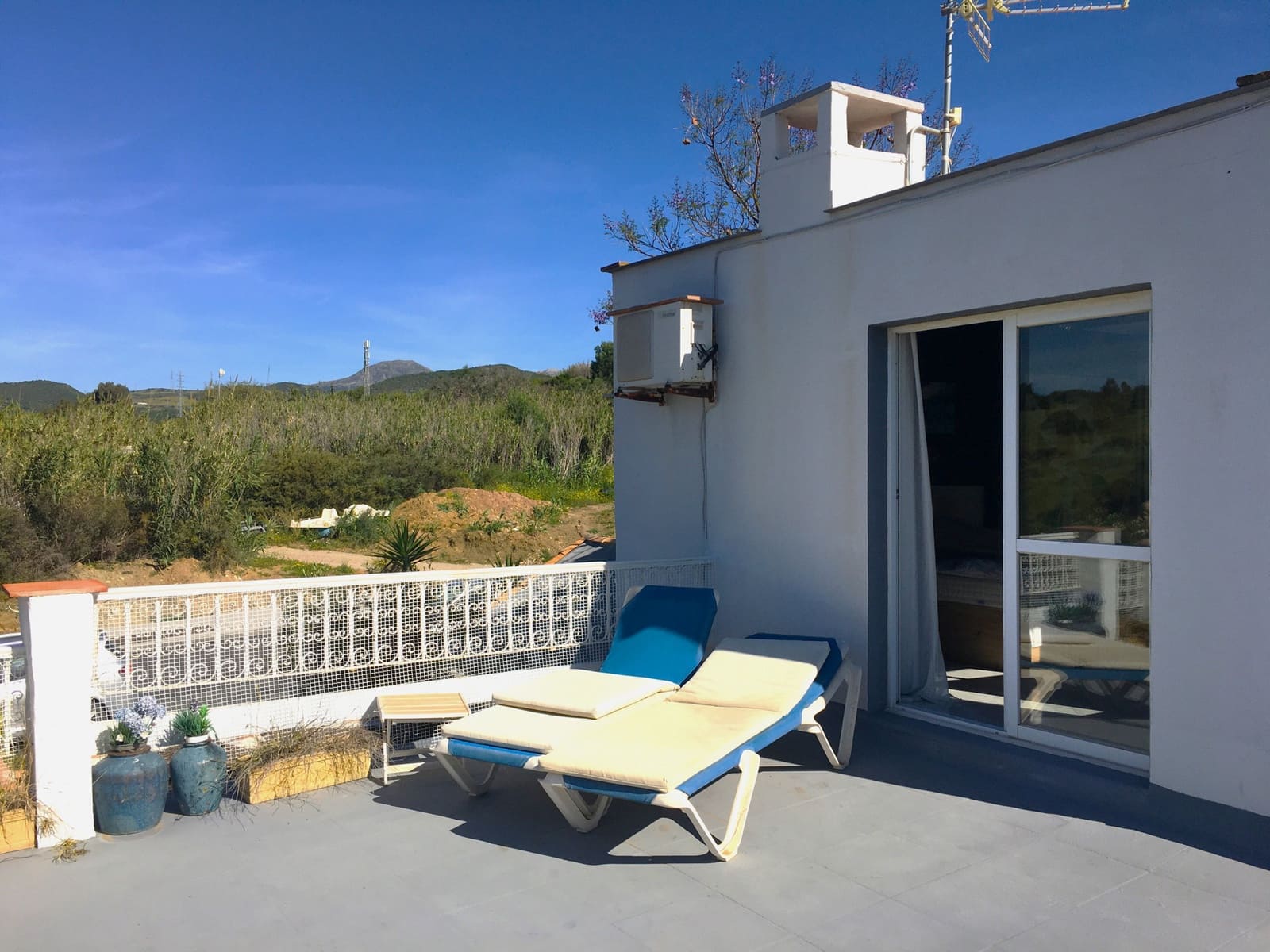 4 soveværelse Villa til salg i Estepona med swimmingpool - € 795.000 (Ref: 8279095)