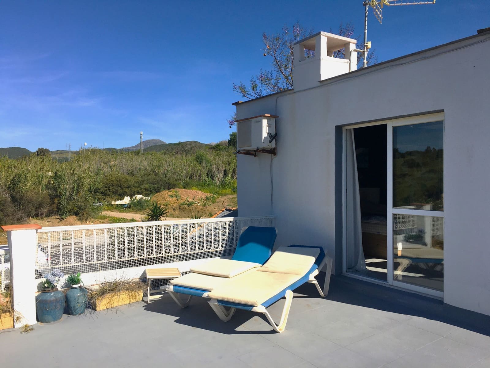 4 makuuhuone Huvila myytävänä paikassa Estepona mukana uima-altaan - 795 000 € (Ref: 8279095)
