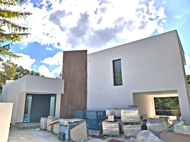 Chalet de 5 habitaciones en Sotogrande Alto, San Roque en venta con piscina garaje - 3.350.000 € (Ref: 8284809)
