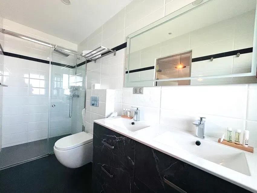 16 chambre Hôtel à vendre à Mijas Costa avec piscine garage - 3 500 000 € (Ref: 8331650)
