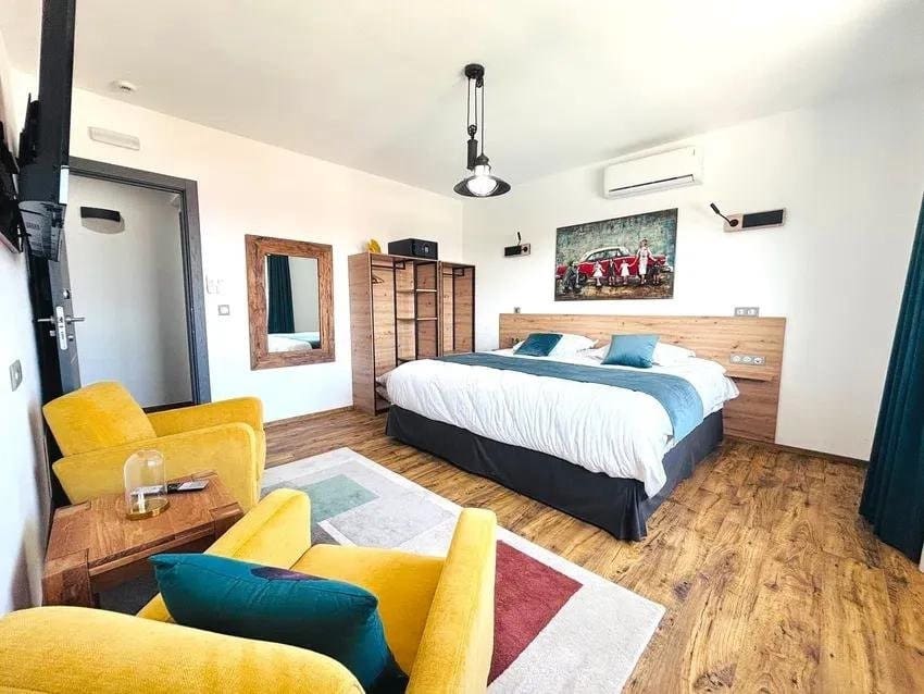 16 chambre Hôtel à vendre à Mijas Costa avec piscine garage - 3 500 000 € (Ref: 8331650)