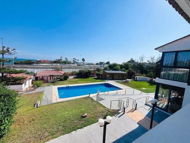 Hotel de 16 habitaciones en Mijas Costa, Mijas en venta con piscina garaje - 3.500.000 € (Ref: 8331650)