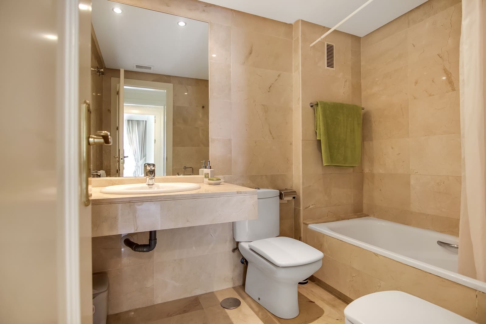 2 chambre Appartement à vendre à Marbella avec piscine garage - 570 000 € (Ref: 8377862)