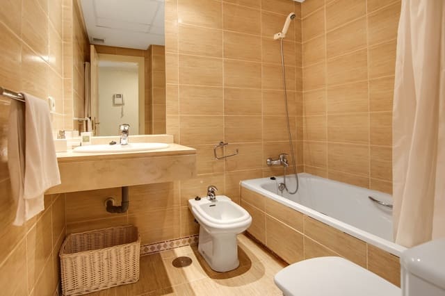 2 chambre Appartement à vendre à Marbella avec piscine garage - 570 000 € (Ref: 8377862)