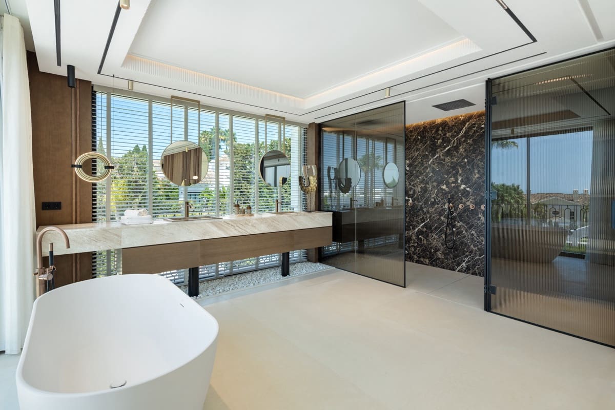 6 soverom Villa til salgs i Marbella med svømmebasseng garasje - € 9 875 000 (Ref: 8578282)