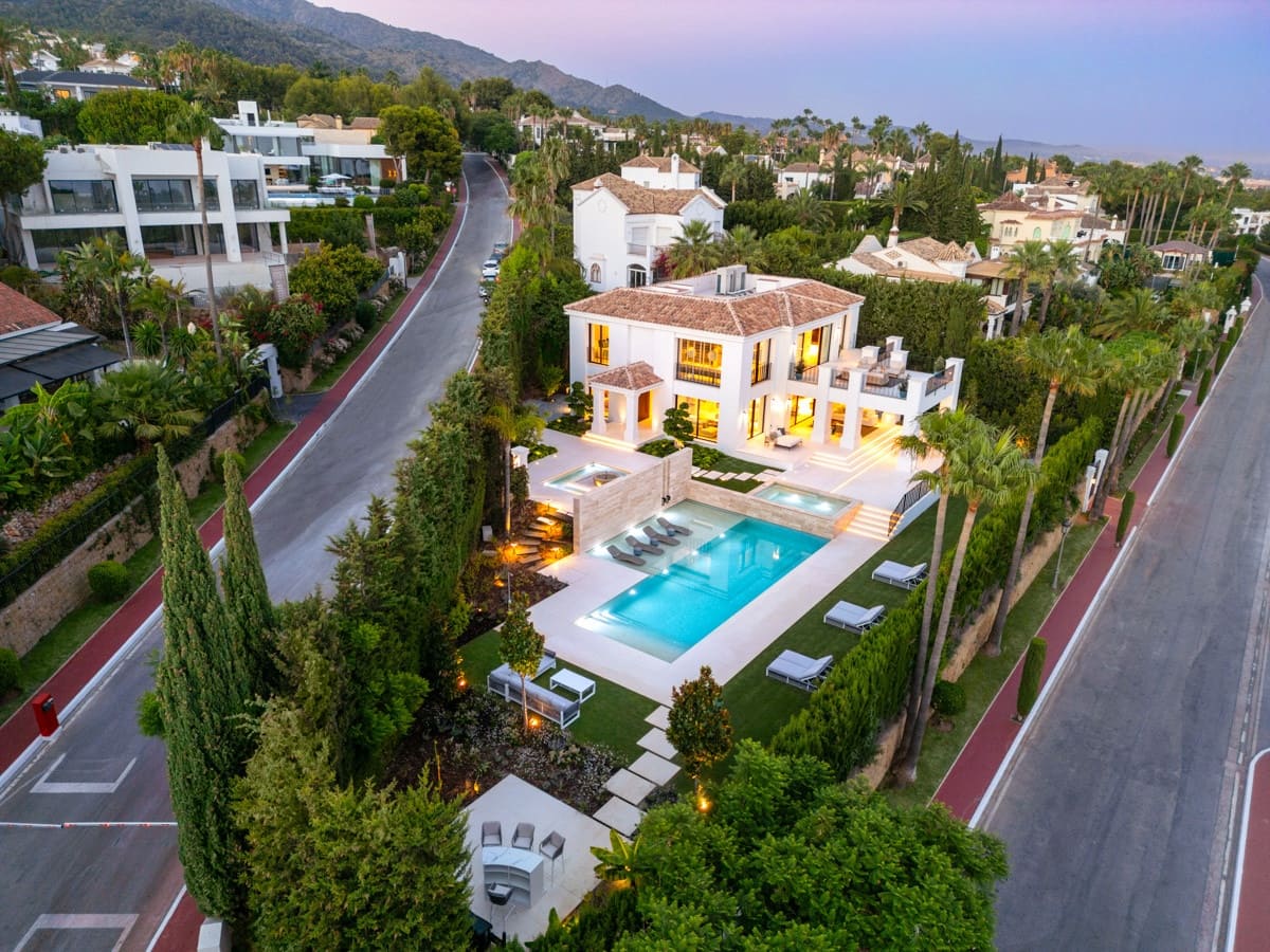 6 soverom Villa til salgs i Marbella med svømmebasseng garasje - € 9 875 000 (Ref: 8578282)