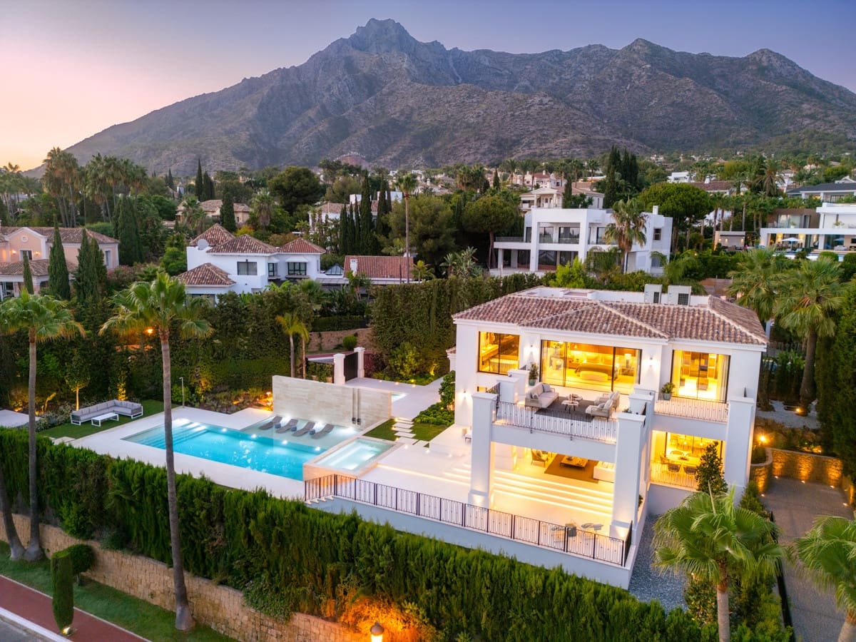 6 soverom Villa til salgs i Marbella med svømmebasseng garasje - € 9 875 000 (Ref: 8578282)