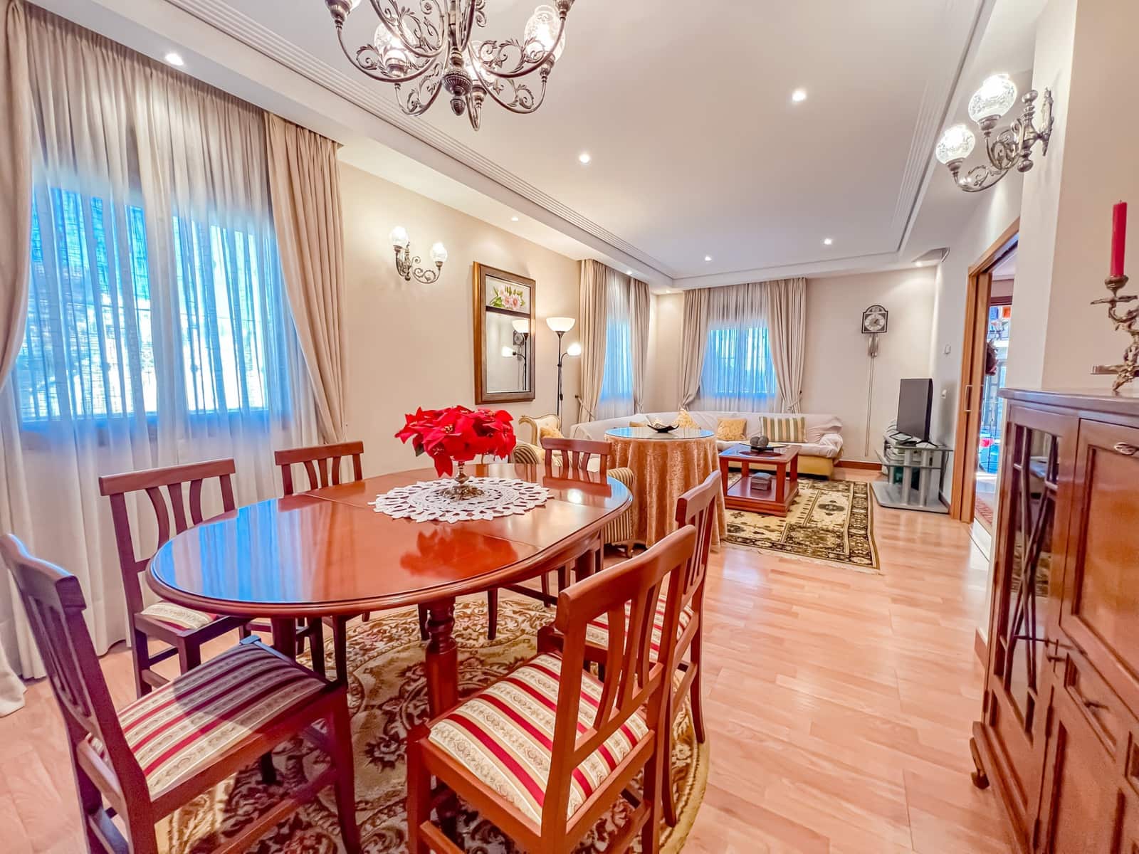 4 Zimmer Villa zu verkaufen in Malaga Stadt mit Garage - 1.150.000 € (Ref: 8595503)