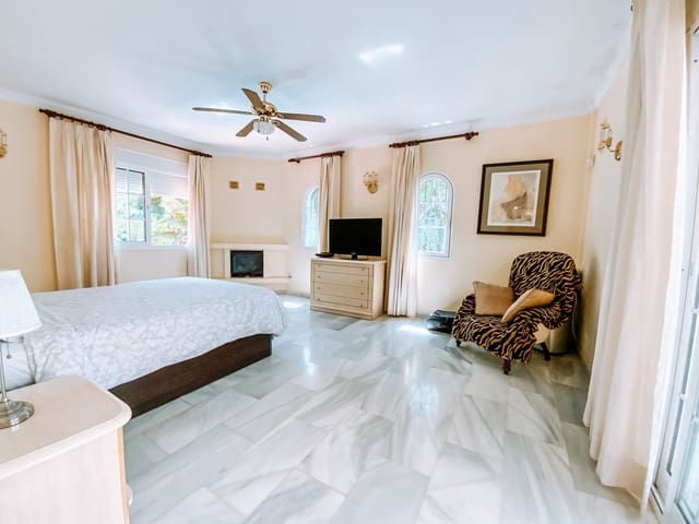 8 soveværelse Finca/Landehus til salg i Mijas Costa, Mijas med swimmingpool garage - € 900.000 (Ref: 8633216)