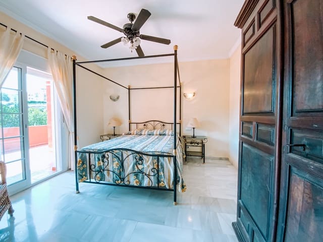 8 soveværelse Finca/Landehus til salg i Mijas Costa, Mijas med swimmingpool garage - € 900.000 (Ref: 8633216)