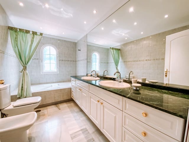 8 soveværelse Finca/Landehus til salg i Mijas Costa, Mijas med swimmingpool garage - € 900.000 (Ref: 8633216)