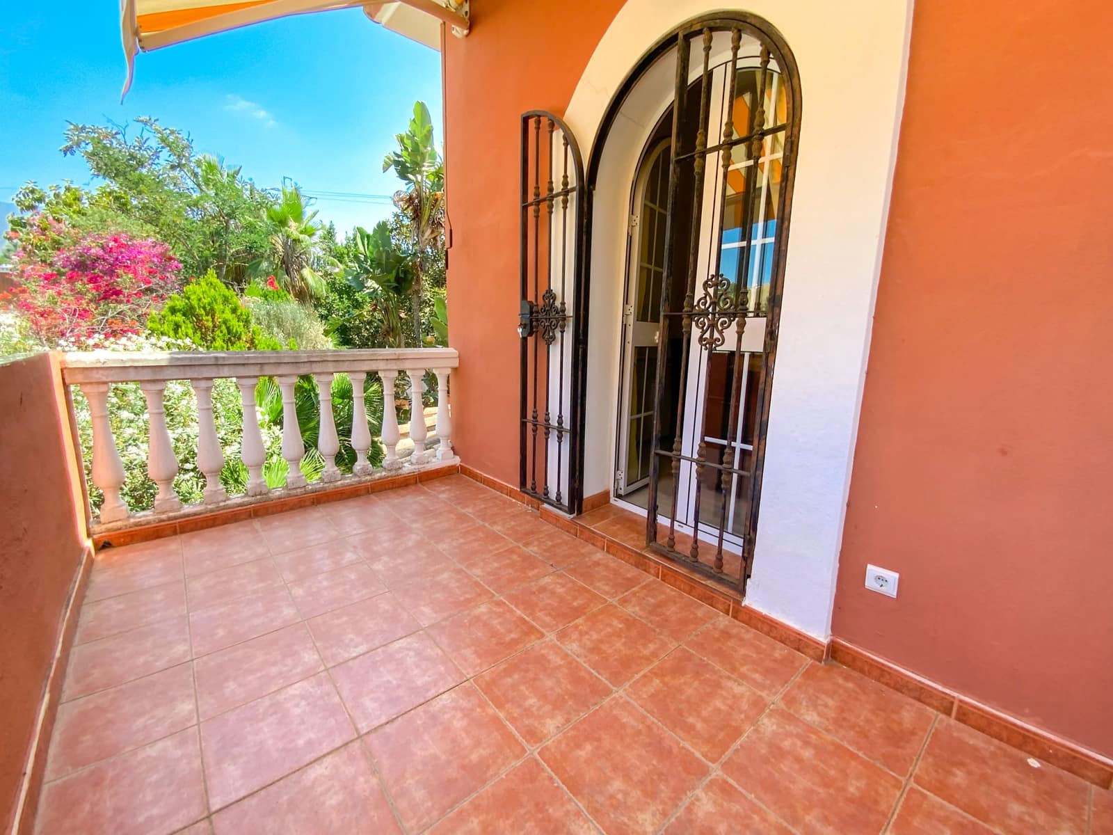 8 soveværelse Finca/Landehus til salg i Mijas Costa med swimmingpool garage - € 900.000 (Ref: 8633216)