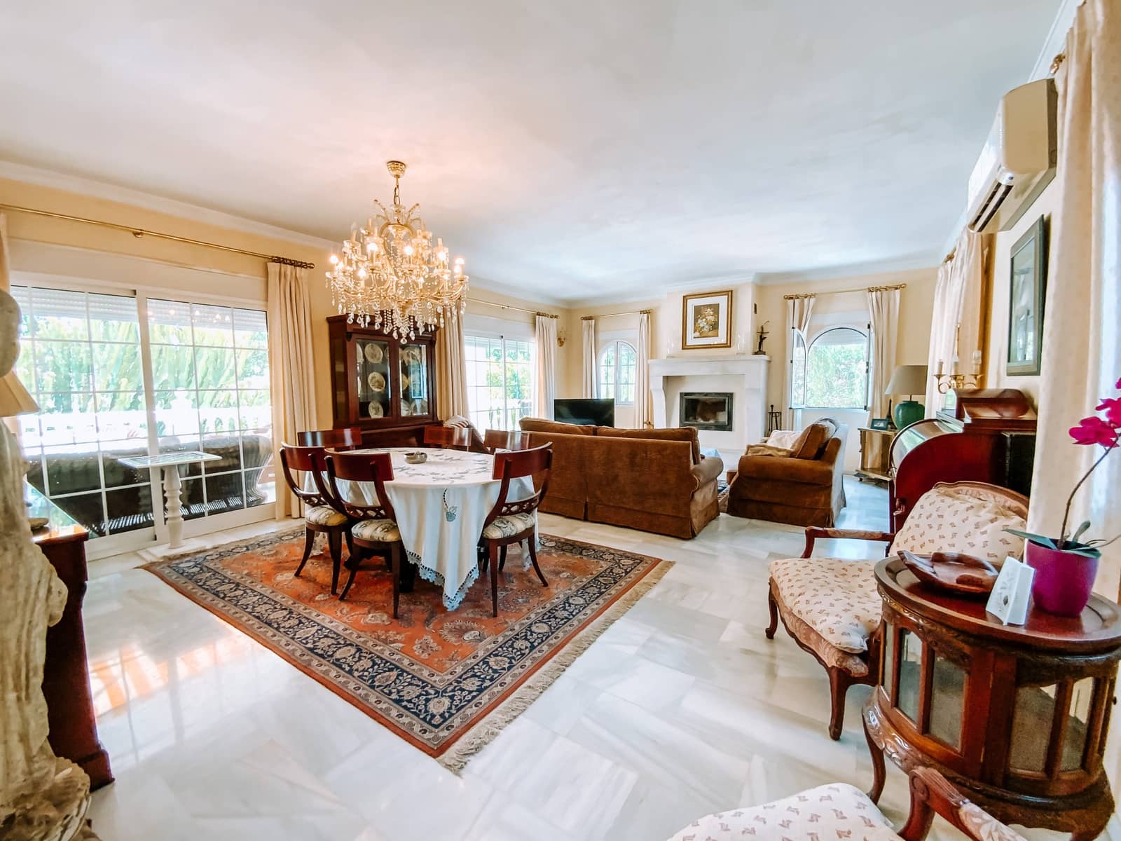 8 soveværelse Finca/Landehus til salg i Mijas Costa med swimmingpool garage - € 900.000 (Ref: 8633216)