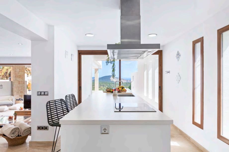 5 bedroom Villa for sale in Es Cubells with pool - € 3,800,000 (Ref: 8656338)