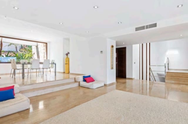 5 soveværelse Villa til salg i Es Cubells, San Jose / Sant Josep de Sa Talaia med swimmingpool - € 3.800.000 (Ref: 8656338)