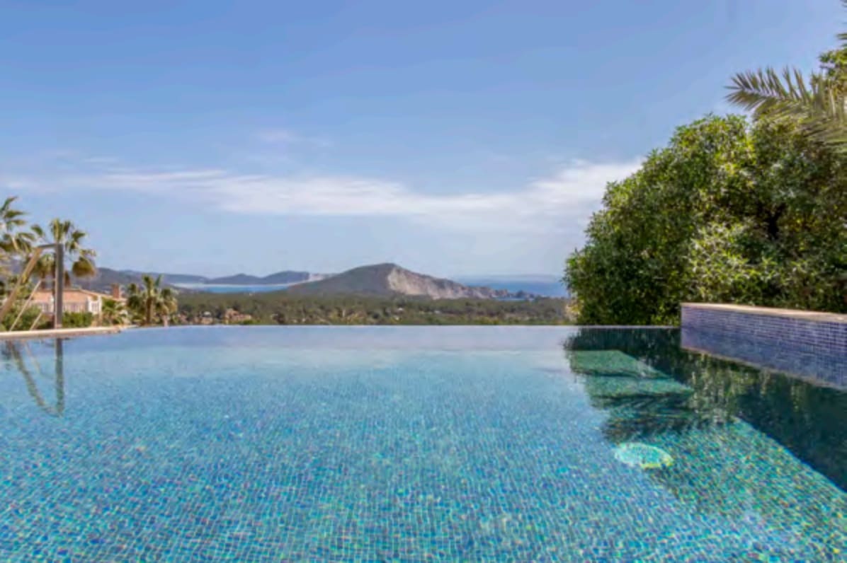 5 bedroom Villa for sale in Es Cubells with pool - € 3,800,000 (Ref: 8656338)