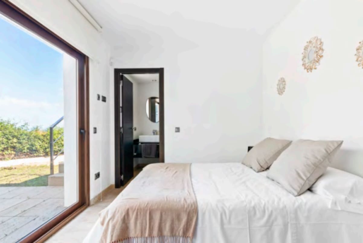 5 bedroom Villa for sale in Es Cubells with pool - € 3,800,000 (Ref: 8656338)