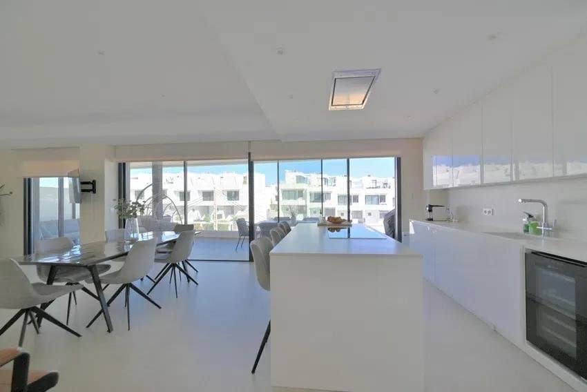 3 soveværelse Lejlighed til salg i Fuengirola med swimmingpool garage - € 810.000 (Ref: 8693011)