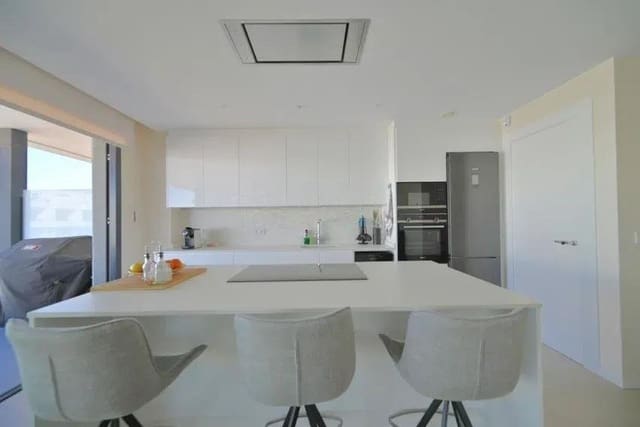 3 soveværelse Lejlighed til salg i Fuengirola med swimmingpool garage - € 810.000 (Ref: 8693011)