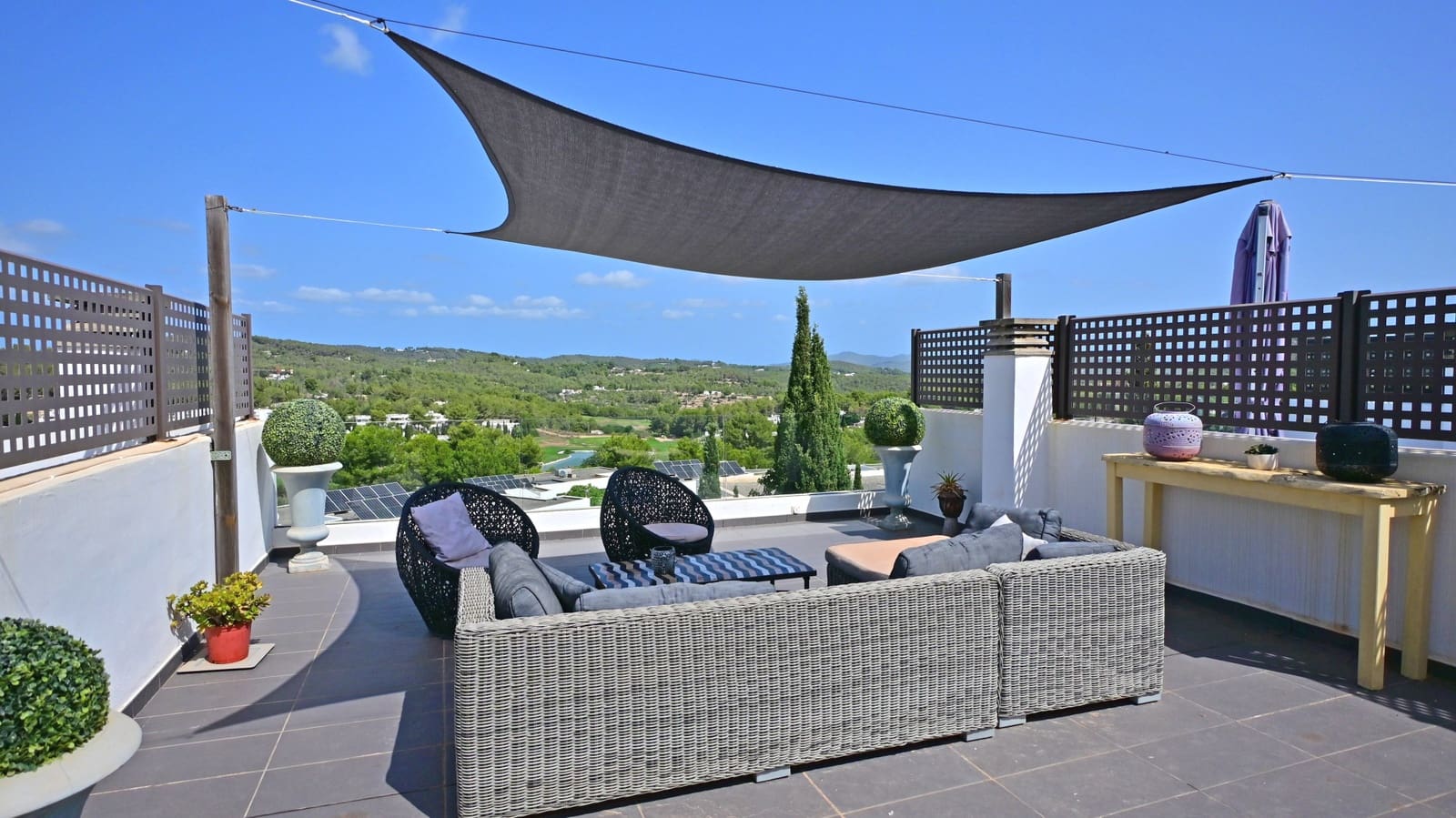 3 soveværelse Byhus til salg i Roca Llisa med swimmingpool garage - € 780.000 (Ref: 8747752)