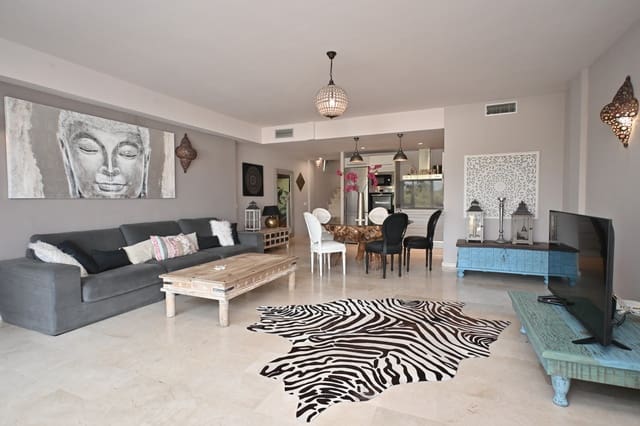 3 chambre Maison de Ville à vendre à Roca Llisa, Santa Eulalia / Santa Eularia avec piscine garage - 780 000 € (Ref: 8747752)