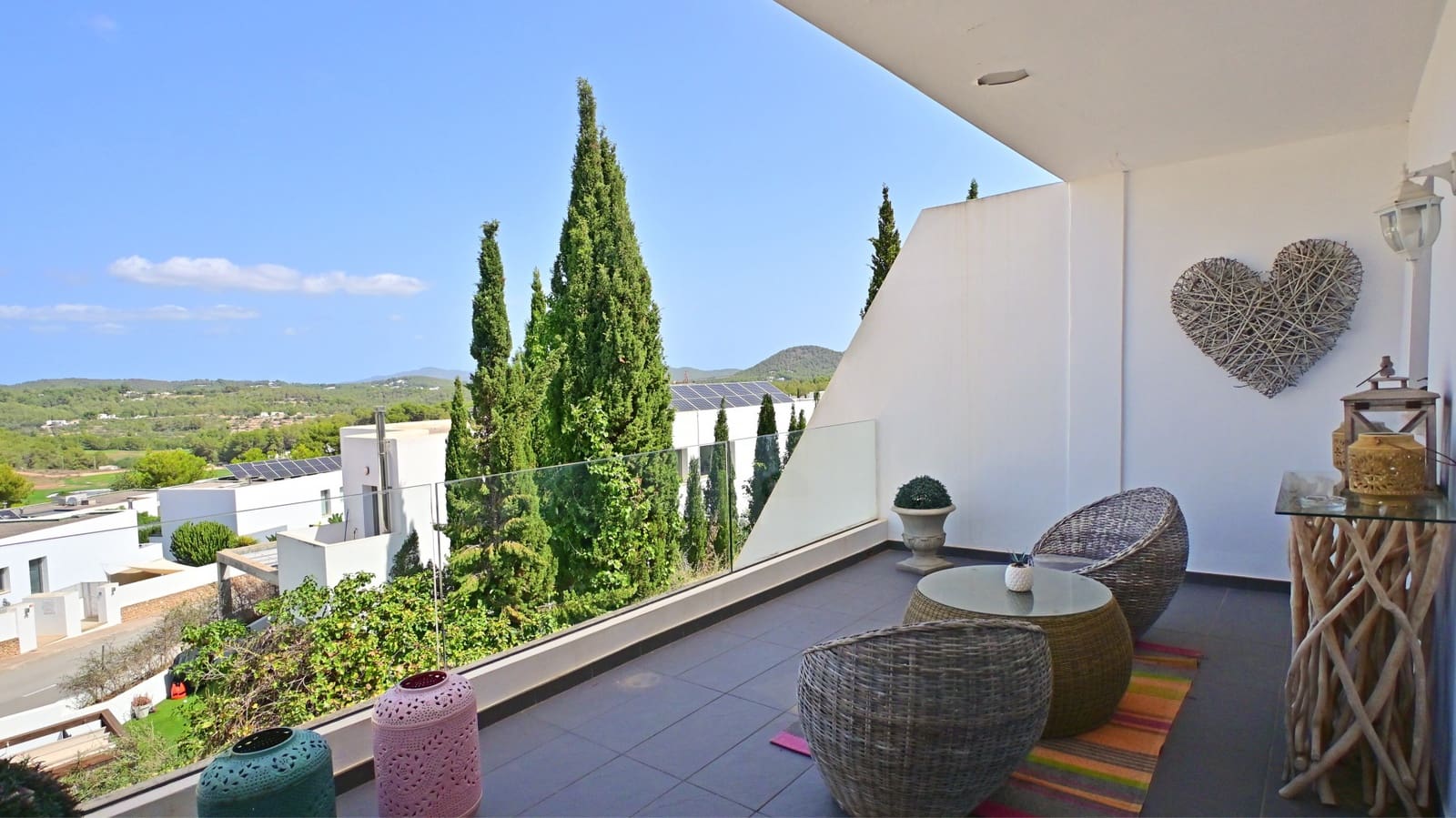 3 soveværelse Byhus til salg i Roca Llisa med swimmingpool garage - € 780.000 (Ref: 8747752)