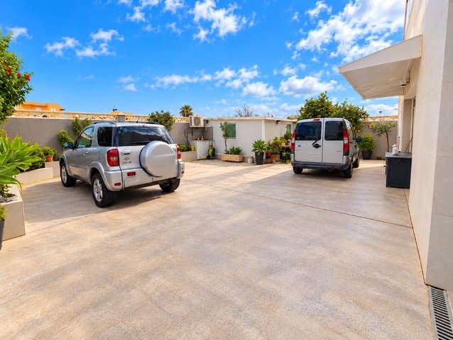 12 bedroom Apartment for sale in Ibiza / Eivissa town with garage - € 3,700,000 (Ref: 8752258)