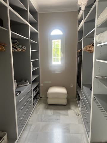 5 sovrum Villa till salu i Sotogrande, San Roque med pool garage - 2 295 000 € (Ref: 8847464)