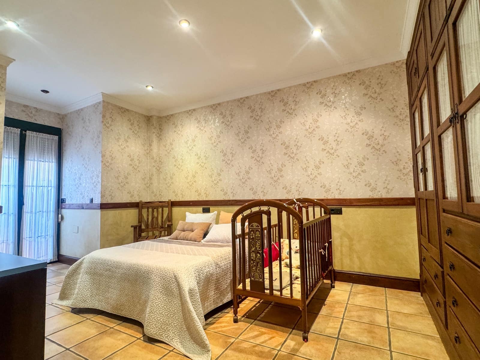 Casa de 4 habitaciones en Campillos en venta con piscina garaje - 369.000 € (Ref: 8851504)