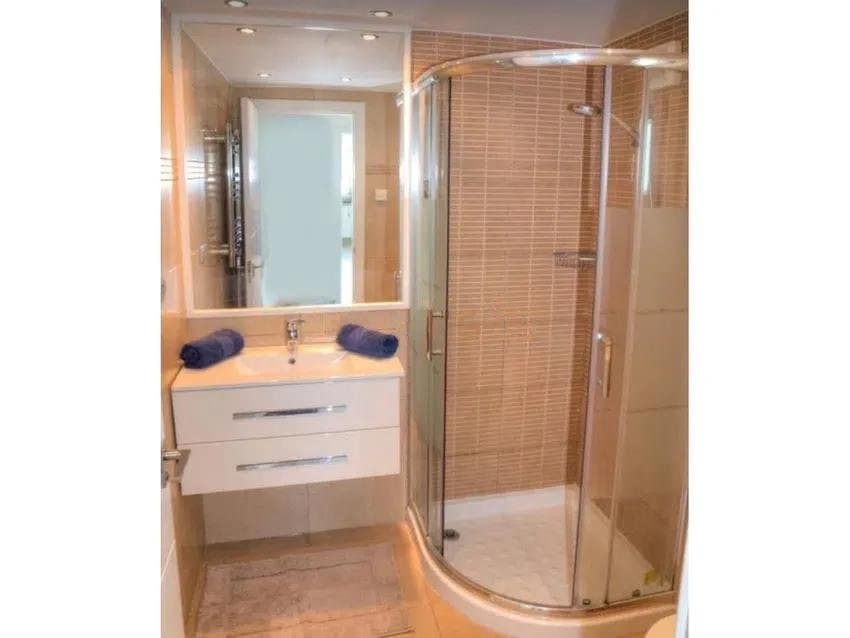 3 bedroom Villa for sale in Estepona with pool garage - € 1,650,000 (Ref: 8881498)