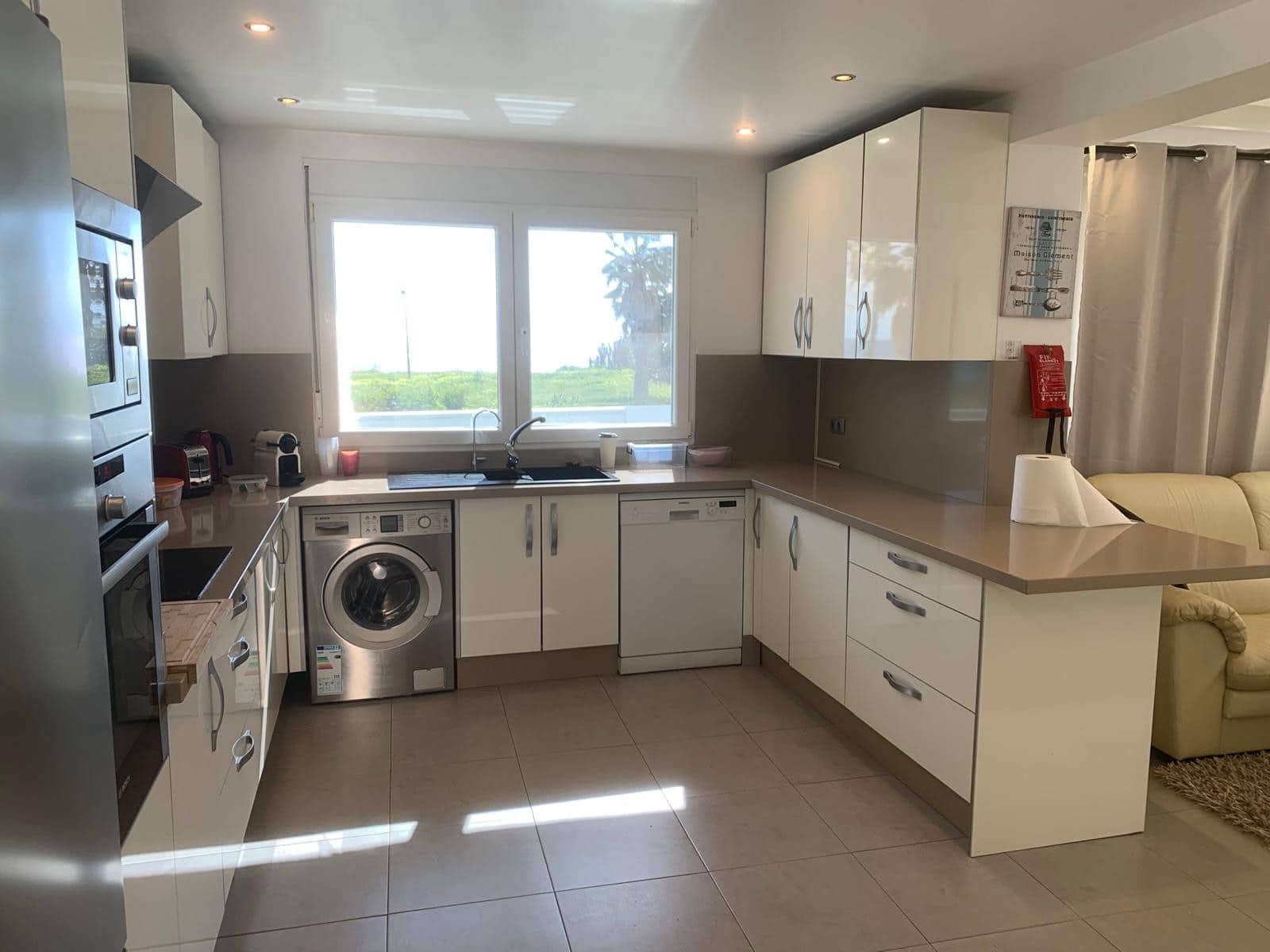 3 bedroom Villa for sale in Estepona with pool garage - € 1,650,000 (Ref: 8881498)