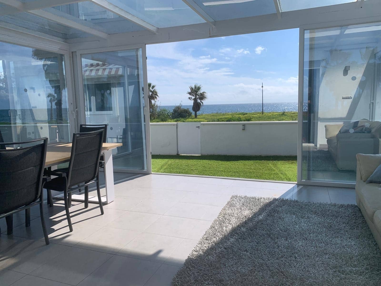 3 bedroom Villa for sale in Estepona with pool garage - € 1,650,000 (Ref: 8881498)