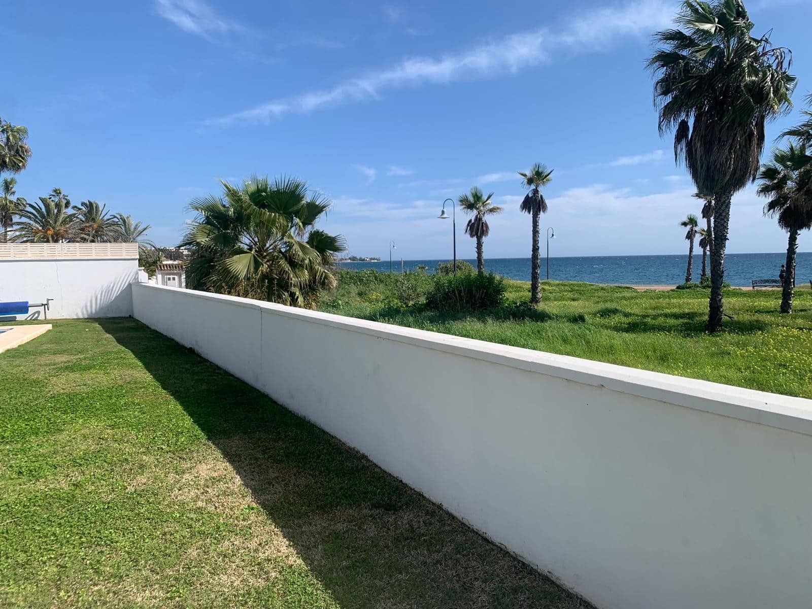 3 bedroom Villa for sale in Estepona with pool garage - € 1,650,000 (Ref: 8881498)