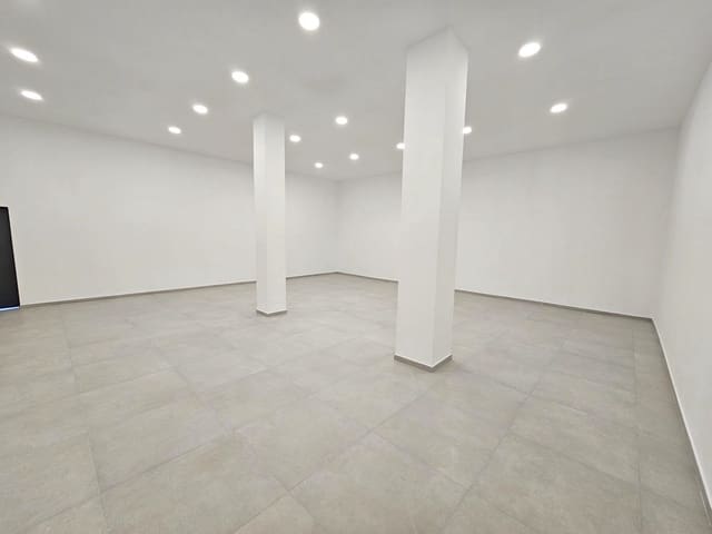 Commerciale in vendita in Mijas Costa, Mijas - 249.000 € (Rif: 8899996)