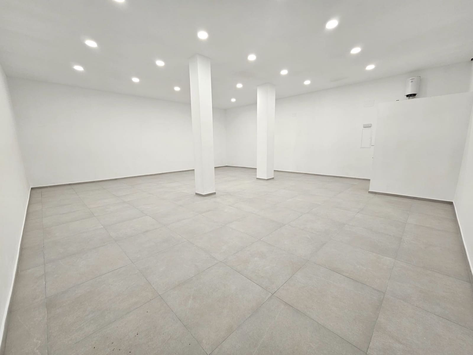 Commerciale in vendita in Mijas Costa - 249.000 € (Rif: 8899996)