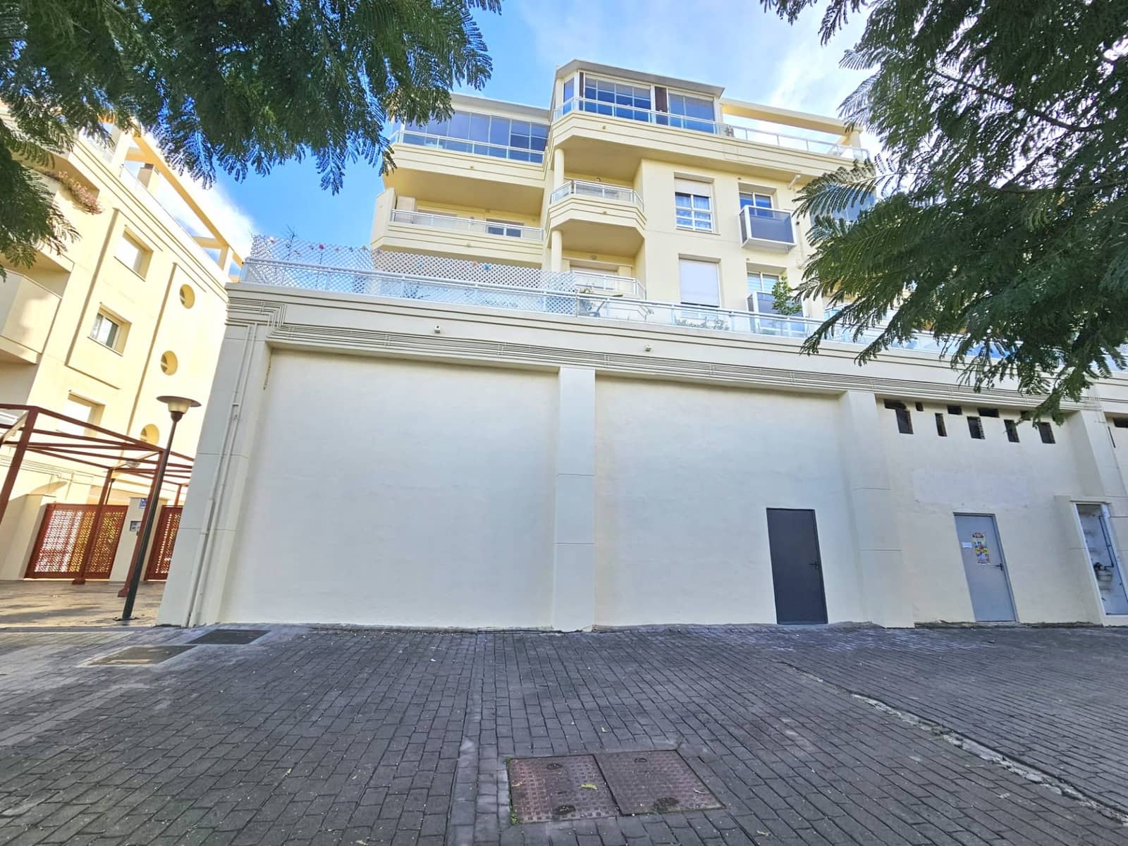 Commerciale in vendita in Mijas Costa - 249.000 € (Rif: 8899996)