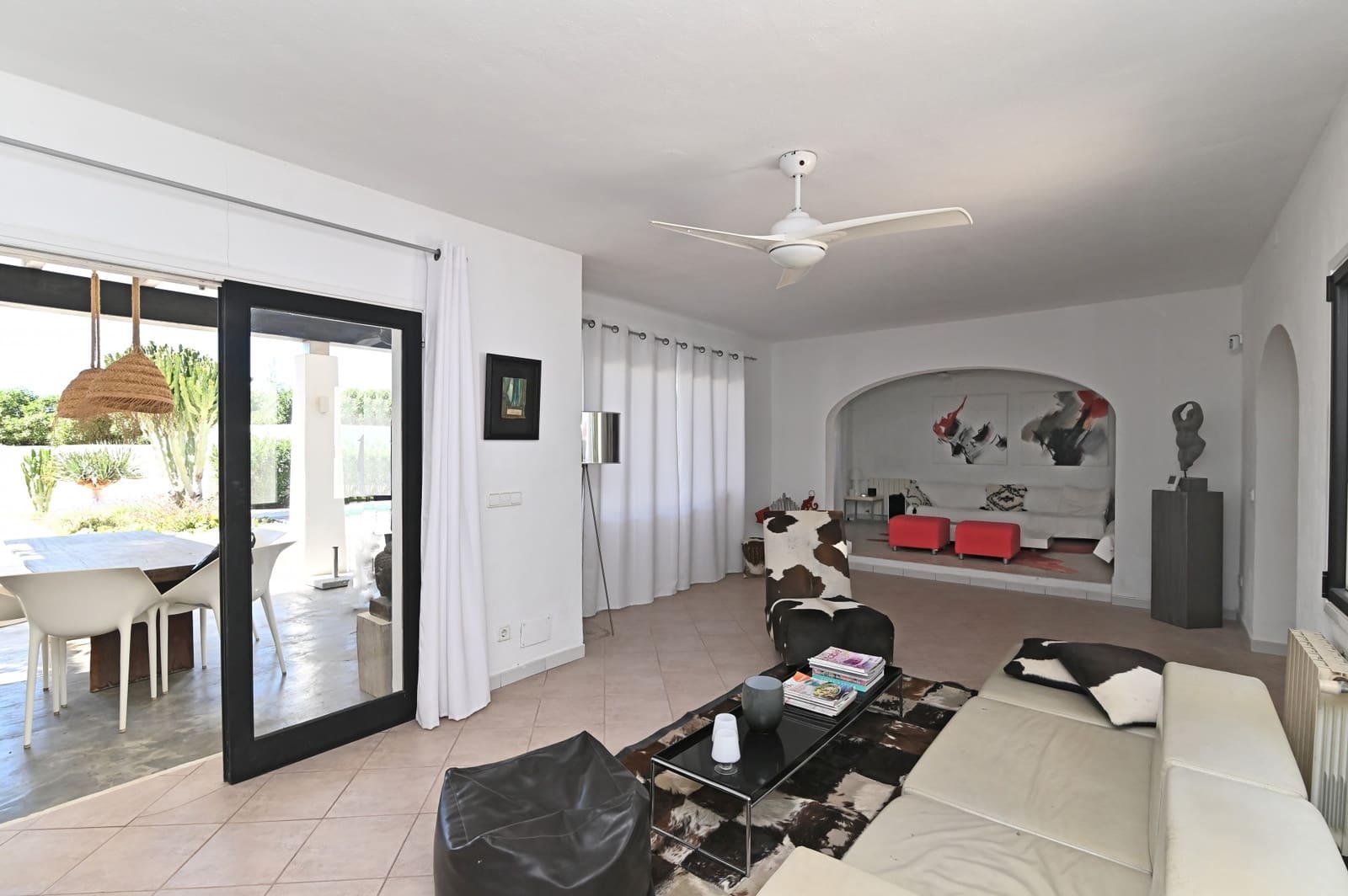 4 chambre Villa/Maison à vendre à Cala Tarida avec piscine garage - 1 700 000 € (Ref: 8899999)